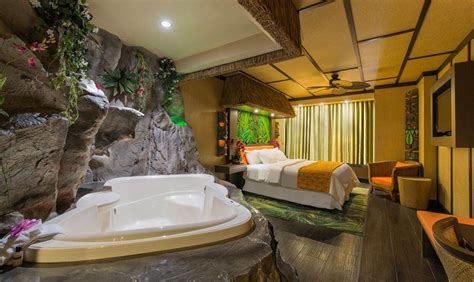 Modern Polynesian Theme Room - Fantasyland Hotel | Bedroom's & Bed's ...