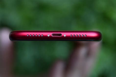 iPhone XR's Product Red model blazes bright in crimson - CNET