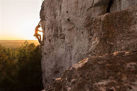 What is an Escarpment? - WorldAtlas.com