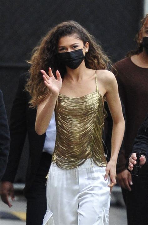 ZENDAYA Arrives at Jimmy Kimmel Live Studio in Los Angeles 12/13/2021 – HawtCelebs