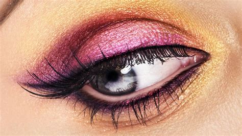 30 Glamorous Eye Makeup Ideas