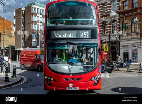 Bus route 452 hi-res stock photography and images - Alamy