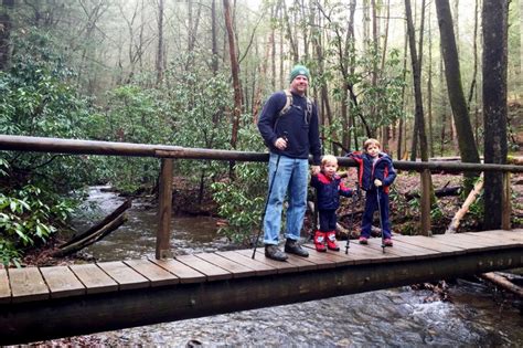 RAVEN CLIFF FALLS GEORGIA: HIKE THIS GORGEOUS TRAIL IN HELEN