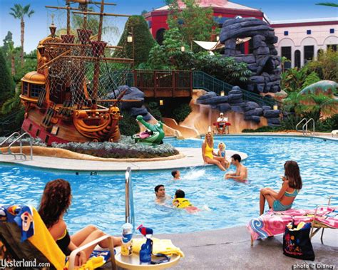 HOTEL POOL HISTORY: THE DISNEYLAND HOTEL – HotelSwimmingPools.com