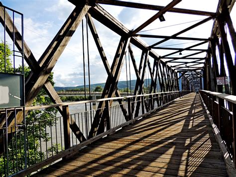 WORLD'S LONGEST Wood Truss Pedestrian Bridge - Quesnel, BC - Superlatives on Waymarking.com