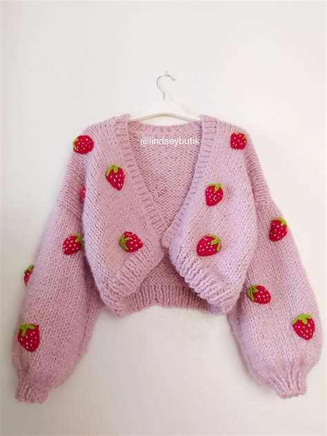 Strawberry cardigan crochet pattern » Weave Crochet