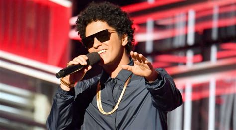 10 Best Bruno Mars Songs of All Time - Singersroom.com