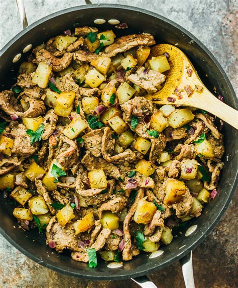 Garlic Herb Steak and Potatoes Skillet - Savory Tooth