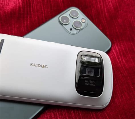 By popular request (really): 2012's Nokia 808 PureView vs the best of 2019