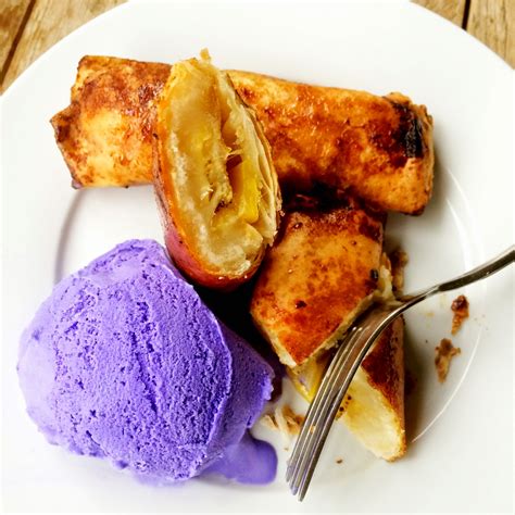 Candice's Cusina: Turon (Fried Banana Spring Rolls)