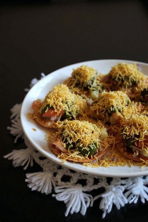 Sev Puri Recipe (How to make sev puri chaat) Mumbai chaat recipe | Recipe | Chaat recipe ...