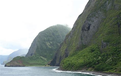 Universe Beauty: Kalaupapa Cliffs, Hawaii USA