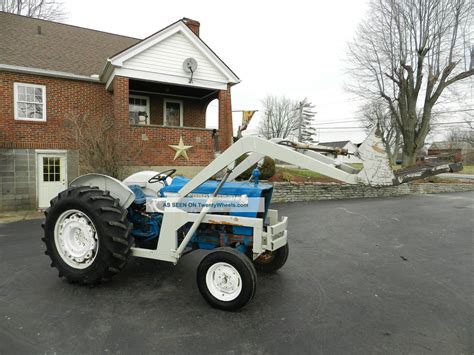 Ford 4000 Tractor & Loader - Gas