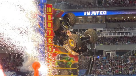 Monster Jam World Finals 21 - RACING - STUNT - 2022 - YouTube