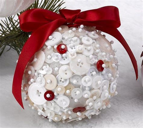 Make a button ornament Christmas Ornaments To Make, Noel Christmas, Homemade Christmas ...