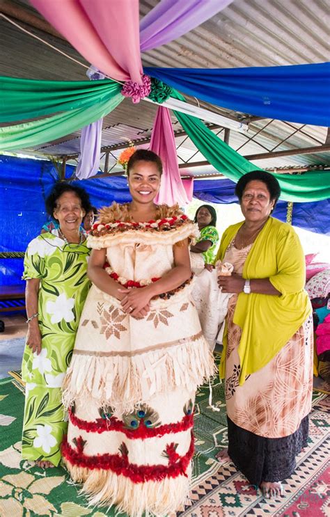 Traditional Fijian wedding | Chloe Jackman Photography | Culture clothing, African fashion ...