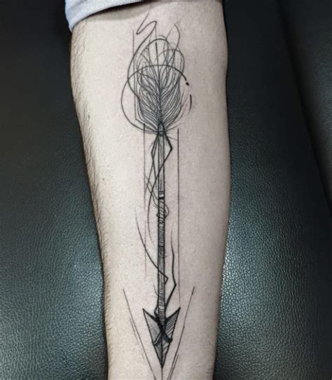 43 Amazing Arrow Tattoo Designs for Men and Women - TattooBlend