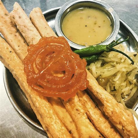 "Happy VijyaDasymi " Happy Dashera ,. Delicious Fafda Jalebi And Testy Chutney 😋😋👌👌 | Indian ...