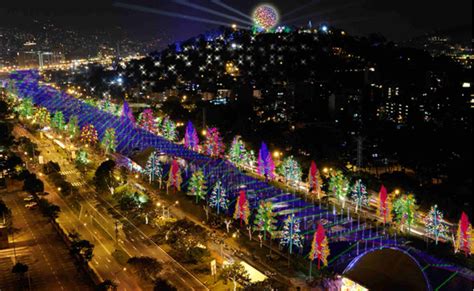 Christmas Lights in Medellin | BnB Colombia Tours