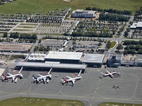 Flughafen Paderborn will mehr Geld vom Kreis | Lokale Nachrichten aus ...