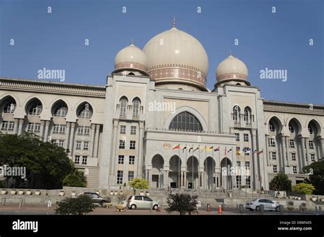 Federal court building malaysia hi-res stock photography and images - Alamy