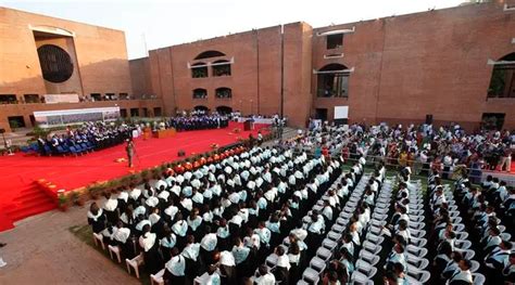 IIM-Ahmedabad to provide training to principals of Delhi government ...