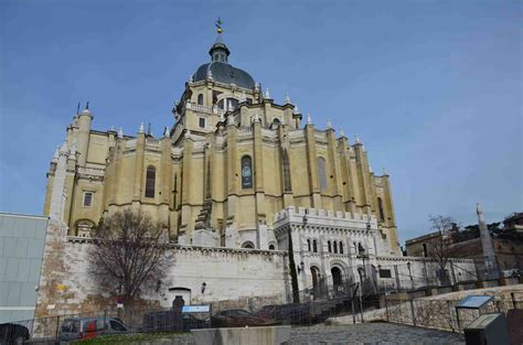 Almudena Cathedral: Crypt (Madrid, Spain) - Nomadic Niko