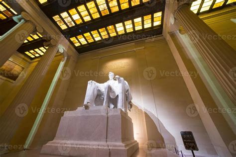 Lincoln Memorial at Night 713441 Stock Photo at Vecteezy