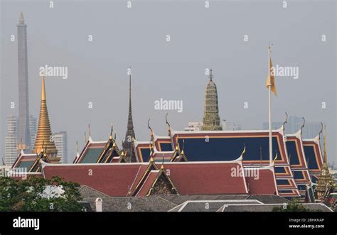 Chao Phraya River & Temples, Bangkok 220120 Stock Photo - Alamy