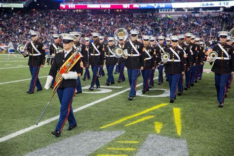 Alvin native becomes 1st female drum major of President's Own Marine Band | Brazos Living ...