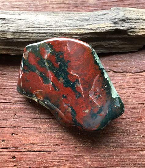 1/2 LB BLOODSTONE, Large Polished Palm Stone, Intense Healing, India, 250.8 Grams, CR5055