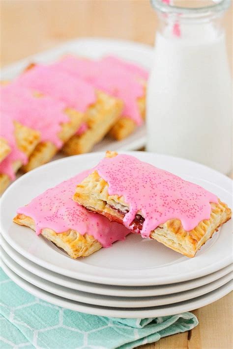 Homemade Pop Tarts {Use Your Favorite Filling!} | Lil' Luna