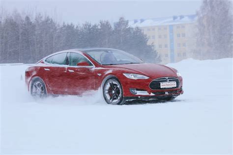 What You Need to Know About the Tesla Model S in Snow - That Tesla Channel