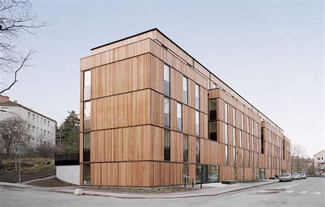 Long facade in innovative modules - Wood Magazine