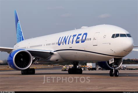 N2749U | Boeing 777-322ER | United Airlines | Tim Bowrey | JetPhotos