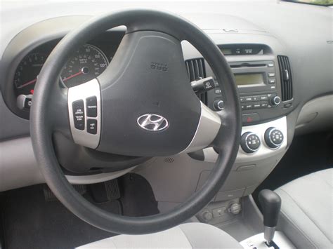 2008 Hyundai Elantra - Interior Pictures - CarGurus