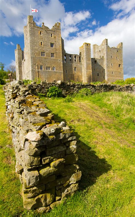 Bolton Castle IV | Looking up at Bolton Castle from within t… | Flickr