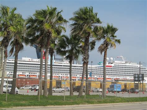 Welcome to Galveston, Carnival Freedom! - RyG's Cruise Guide