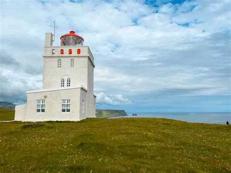 Complete Guide to Dyrholaey Lighthouse: Puffins, Lava Arch, and a Black Sand Beach - Chasing ADVNTR