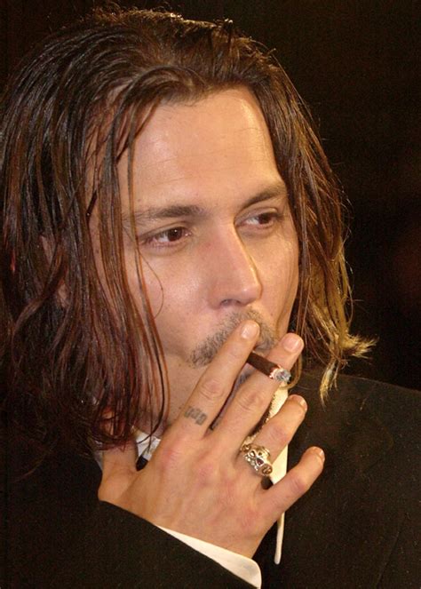 JOHNNY DEPP SMOKING ~ HOLLYWOOD CELEBRITIES UPDATES TODAY