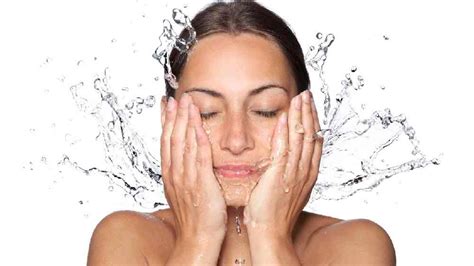 Skin Care Tips | The role of water in your regular skincare routine ...