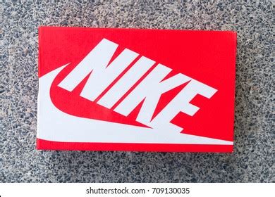 11,473 Nike Shoe Box Images, Stock Photos, and Vectors | Shutterstock