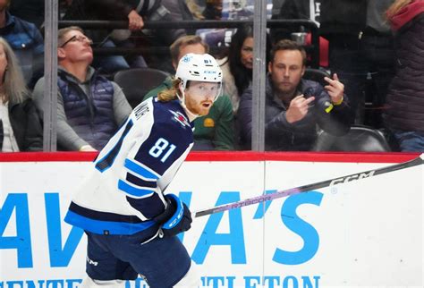 Winnipeg Jets’ Kyle Connor exits game with lower-body injury after knee-on-knee collision ...