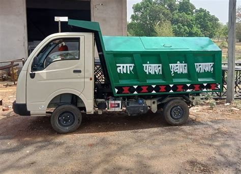 2 Ton Garbage Collector Truck, 700 Nm at Rs 110000 in Amethi | ID ...