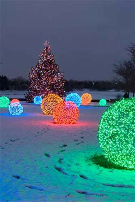 Outdoor Lighting & Exterior Light Fixtures: Outdoor Christmas Light Designs