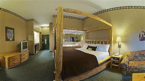 Great Wolf Lodge Niagara Falls, Niagara Falls City - Compare Deals