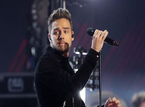 One Direction star Liam Payne apologises to fans after picture on ...