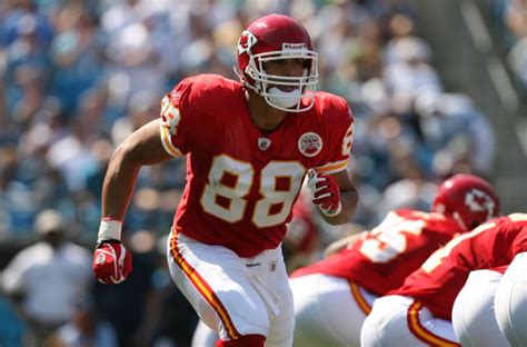 Kansas City Chiefs: Is Tony Gonzalez the best player in franchise history?