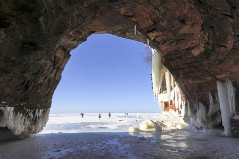 The Apostle Islands Ice Caves Are Officially Open, And WHOA They're ...