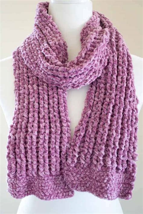 Velvet Crochet Scarf {free pattern} - Crafting Each Day